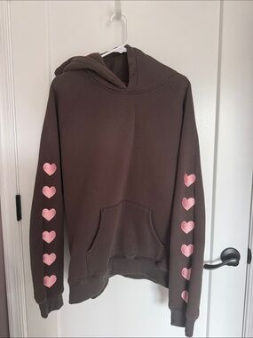 DANDY WORLDWIDE "Heart on My Sleeve" Oversized Lux Hoodie in
Charcoal Gray